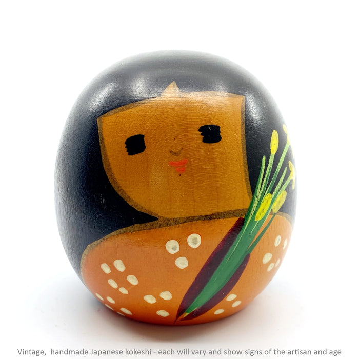 Vintage Kokeshi - Black Squat with Bouquet / 6 cm / Circa 1980s