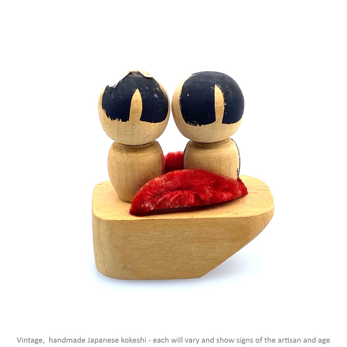 Vintage Kokeshi - Natural Pair in Shoe / 7 cm / Circa 1970s
