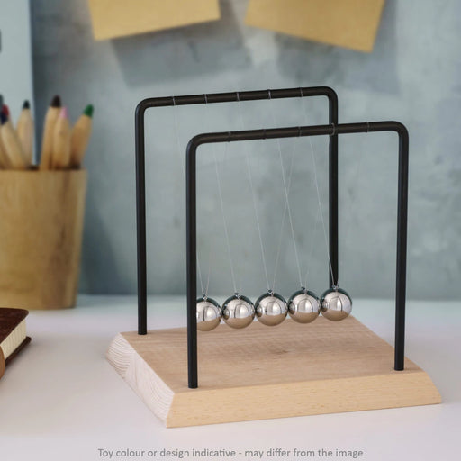 Newtons Cradle with Wooden Base - 5 Ball / 18 cm - Geppetto's Workshop